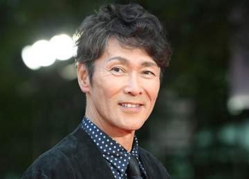 巨人 元木大介氏のGユニ姿が「やっぱり似合う」20キロ減で身にまとった背番号2に反響 変わらぬ背中に「かっこよすぎ」「十二中くらいの体型に」