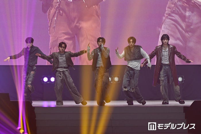 STARGLOW(C)モデルプレス