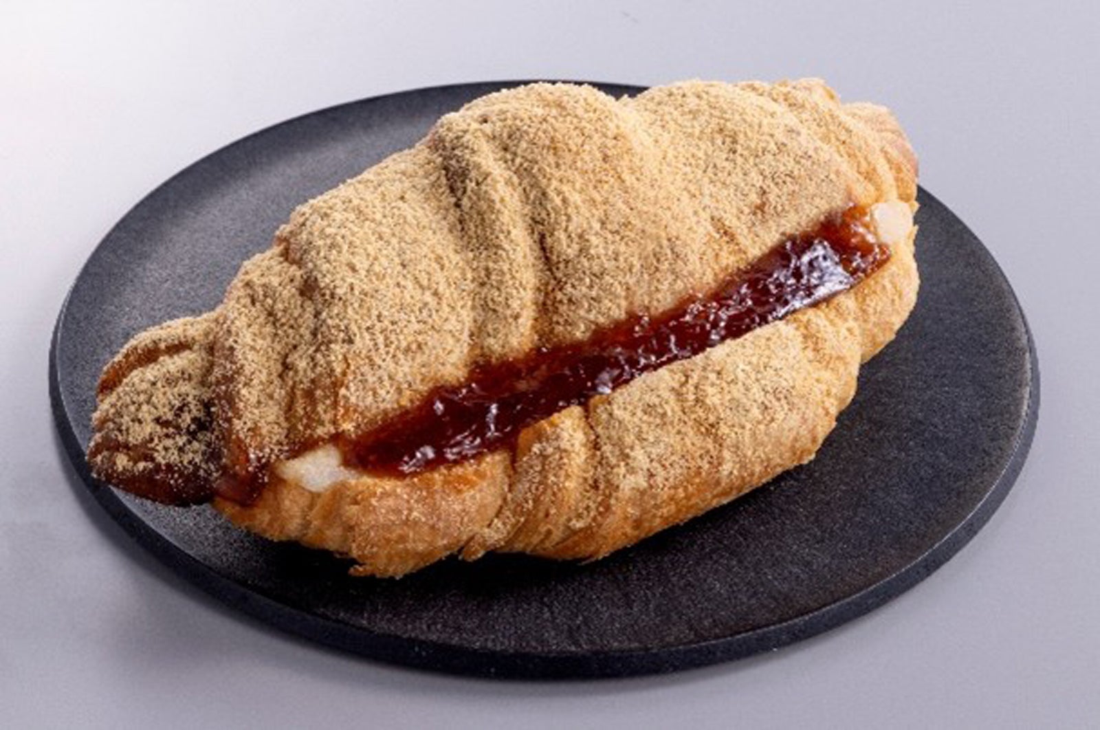 餅っと食感クロッチ 黒蜜きなこ（税込213.84円）／提供画像