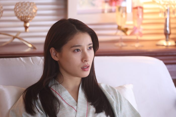 土屋太鳳/「やんごとなき一族」第8話より(C)フジテレビ