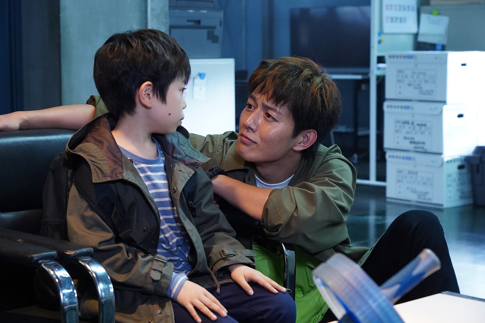 田野井健、工藤阿須加／「ニッポンノワール―刑事Yの反乱―」第1話より（C）日本テレビ