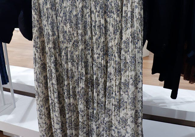 ユニクロ　秋冬　新作スカート