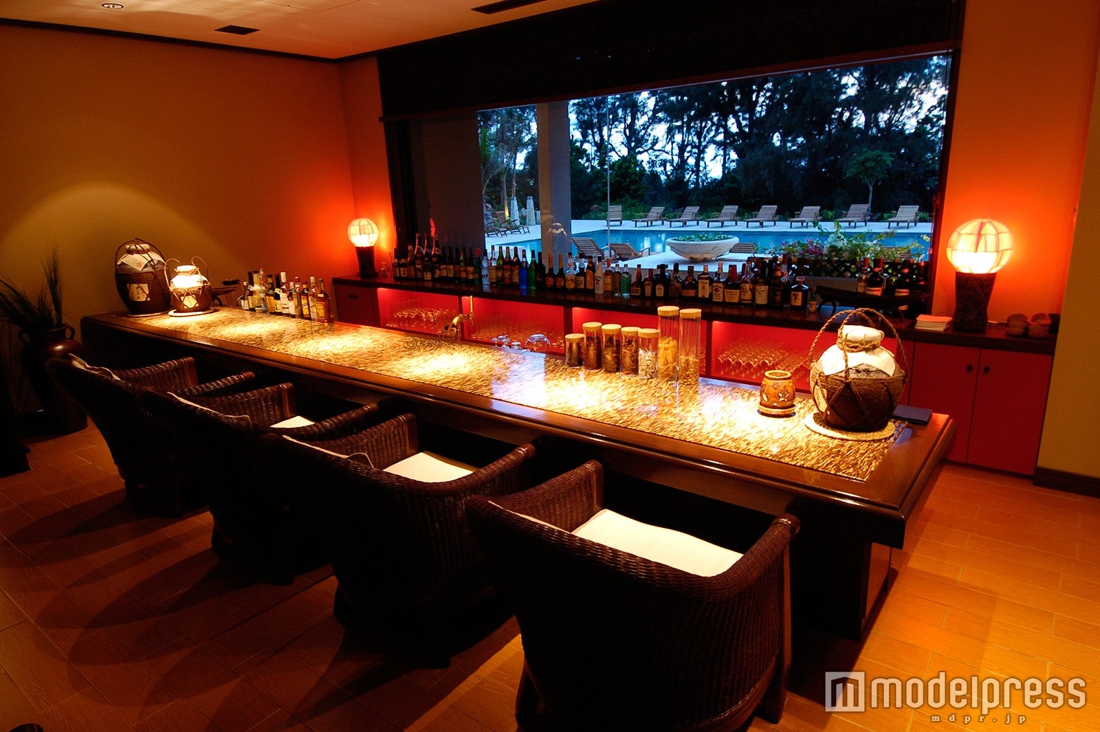 大人のバータイムを心ゆくまで楽しめるバーラウンジ「チィチィ」／画像提供：ユニマットプレシャス リゾート事業
