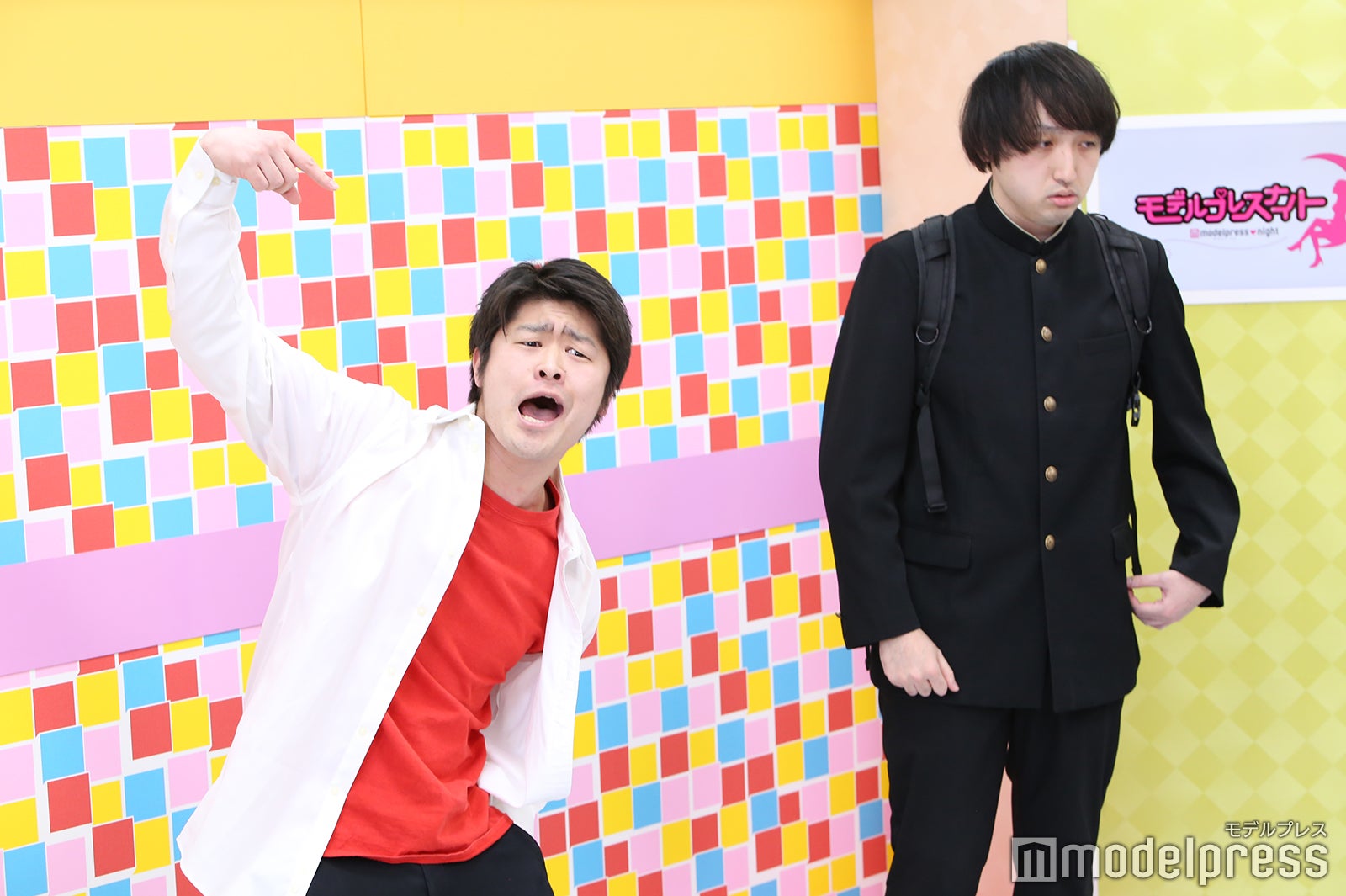 プール （C）モデルプレス