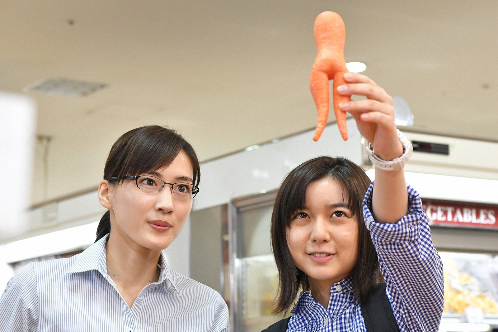 綾瀬はるか、上白石萌歌／「義母と娘のブルース」第8話より（C）TBS