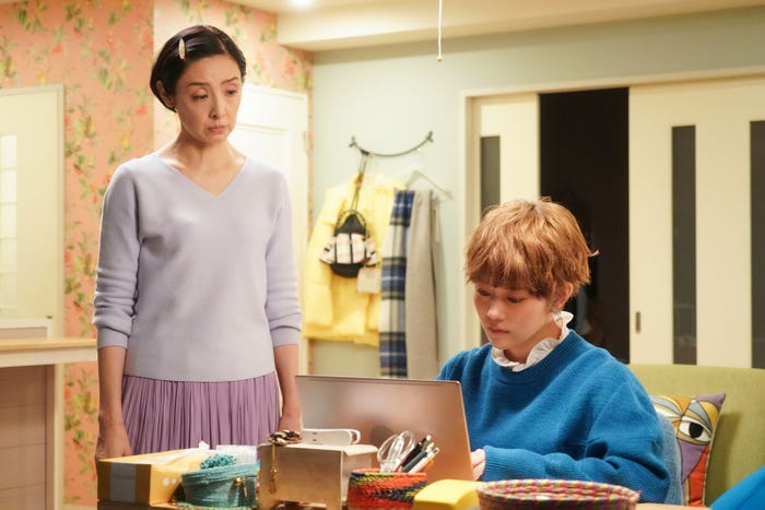 草刈民代、高畑充希/「ムチャブリ! わたしが社長になるなんて」第6話より(C)日本テレビ