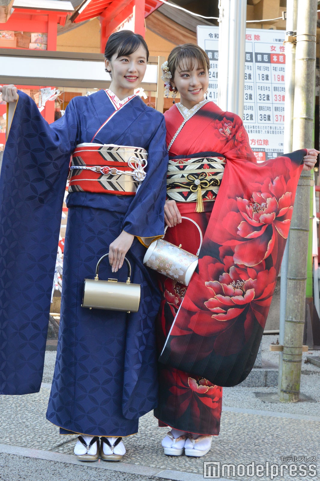 （左から）加藤小夏、安田愛里（C）モデルプレス