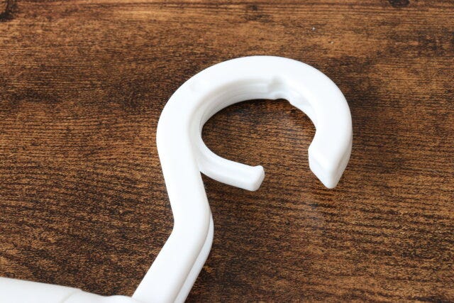 ダイソー スライド回転ハンガー(ピンチ6個付) ダイソーの風防止フックのスライド回転ハンガー(ピンチ6個付)