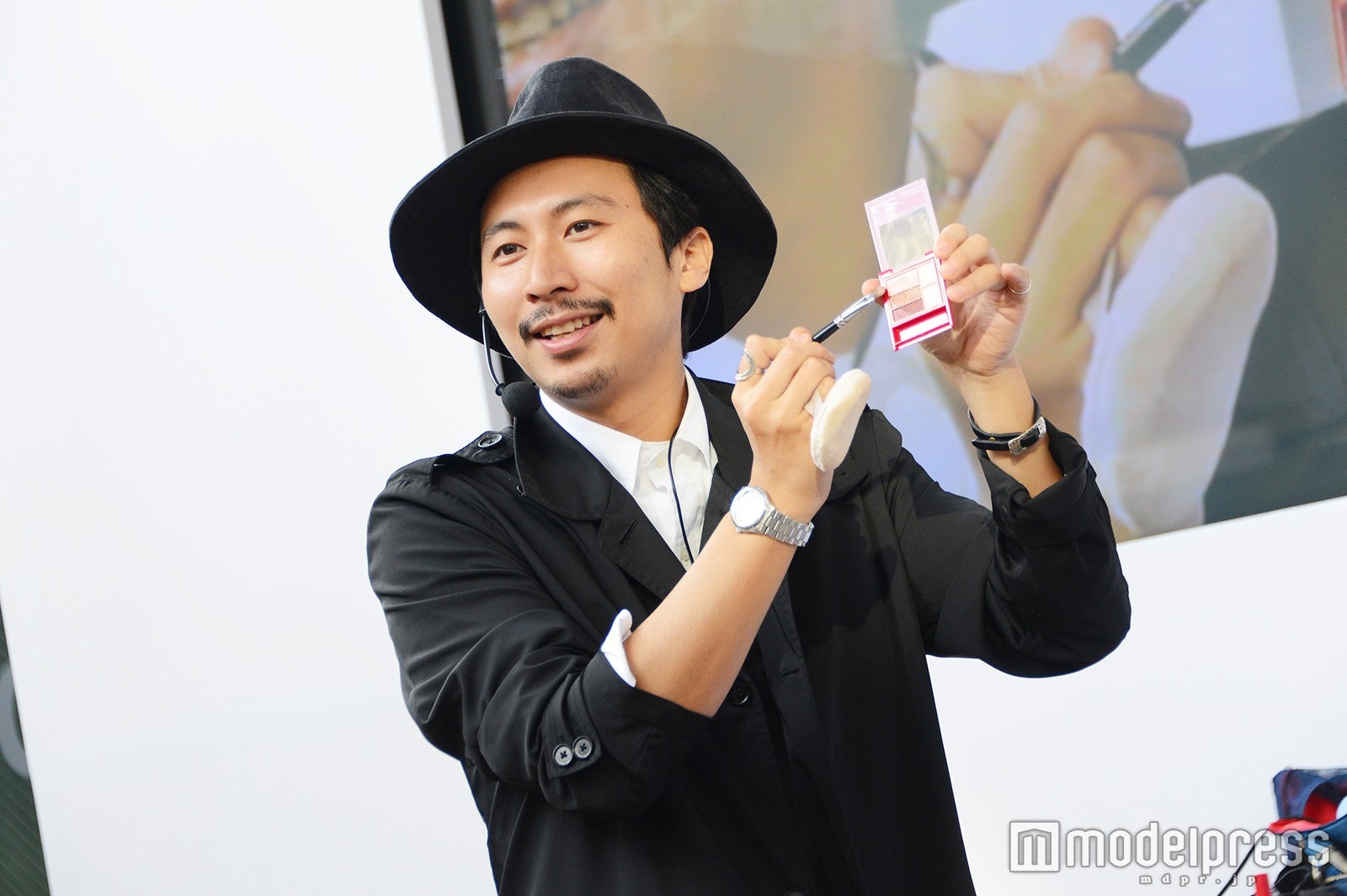 こっくり上品に仕上がるアイシャドー（C）モデルプレス