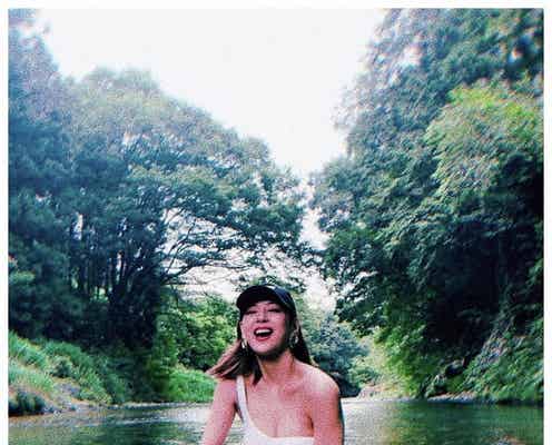 西内まりや、SEXYビキニで谷間チラリ 圧巻スタイルに絶賛の声