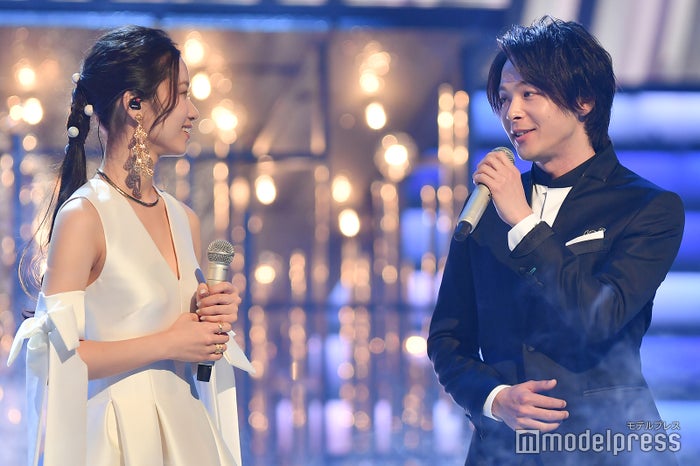 中村倫也 ブラックスーツで登場 木下晴香と ホール ニュー ワールド で美声響かす 紅白リハ最終日 モデルプレス 中村倫也 ブラックスーツで登場 木下晴香と ホール ニュー ワールド で美声響かす 紅白リハ最終日 モデルプレス