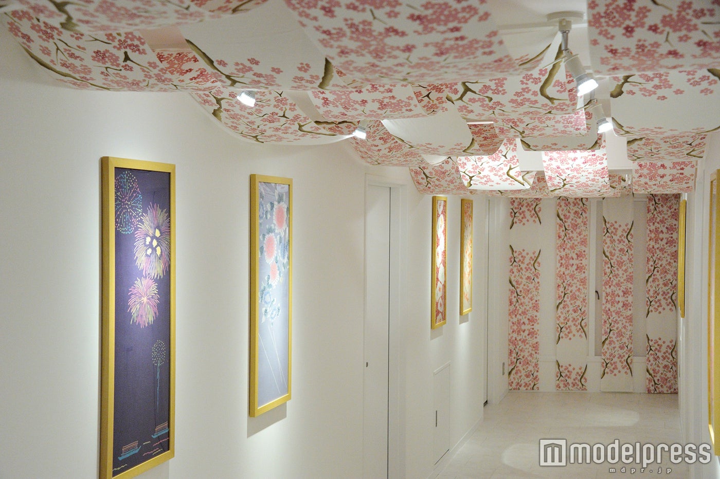 各階廊下が異なる世界観で表現されている／画像提供：SHIBUYA HOTEL EN
