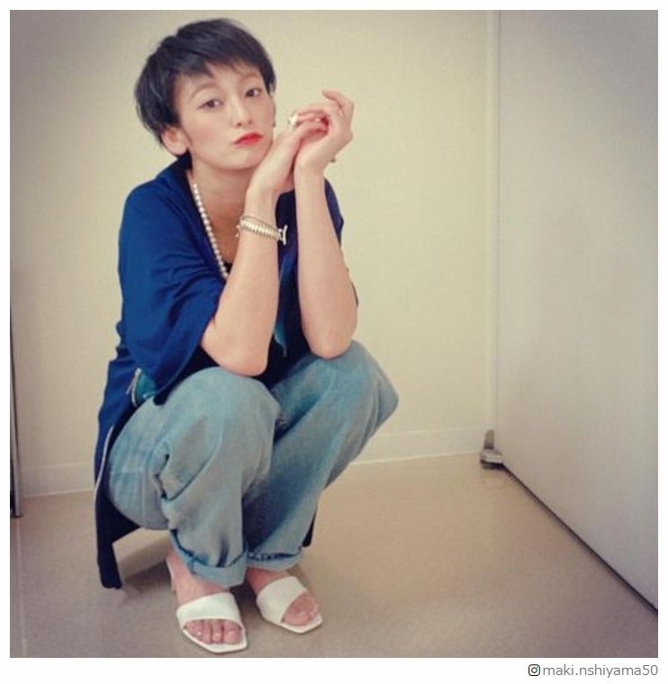 西山茉希、暗髪ベリーショートにイメチェン「顔の小ささが際立つ」「イケメン」と絶賛の声