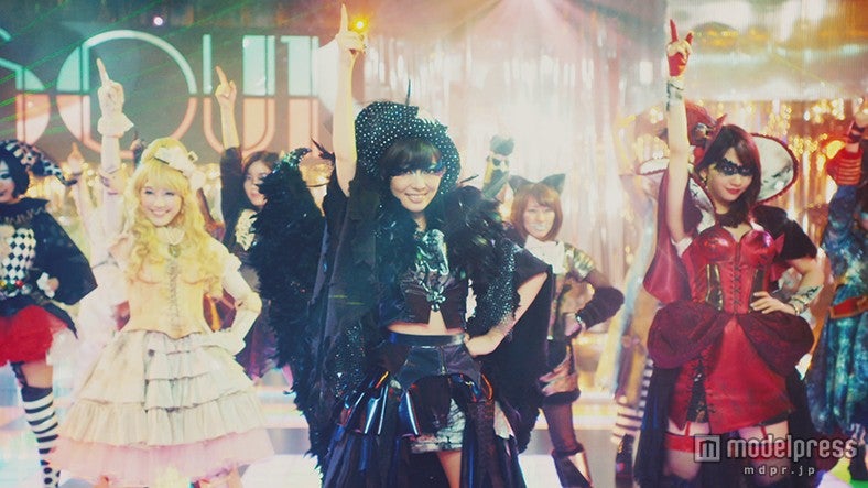 特殊メイクでダンス／AKB48「ハロウィン・ナイト」MVより