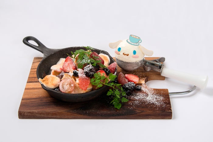 雲がとろけちゃうシナモンのワッフルプレート ¥1,490(C) 2001, 2019 SANRIO CO., LTD. APPROVAL NO. G601201