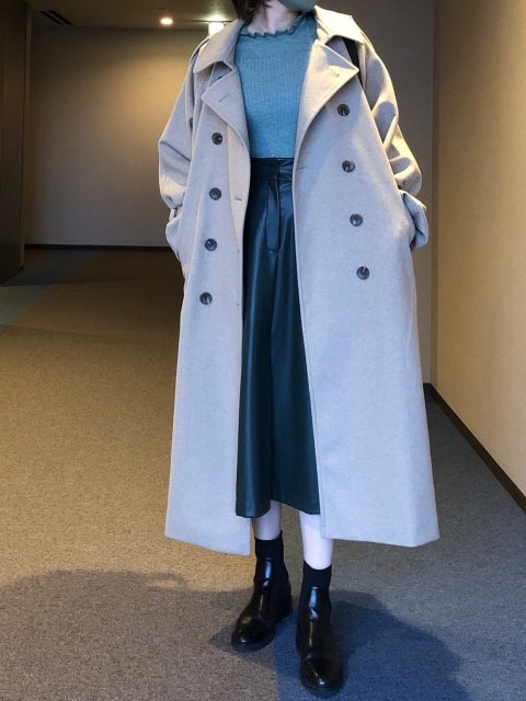 ZARA　ブーツ　画像　コーデ　黒ブーツ　トレンチコート