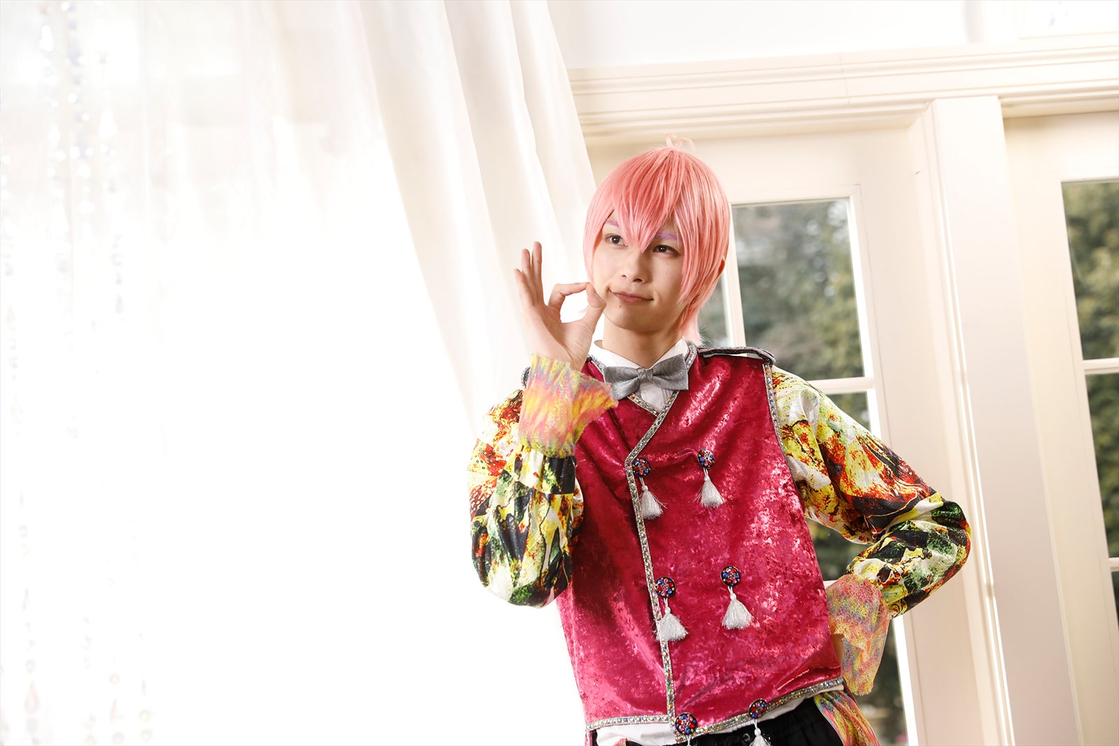 舞台『おそ松さんon STAGE～SIX MEN’S SHOW TIME～』F6の『Fo6ow Your Dreams！！！！！！』MV撮影より（C）赤塚不二夫／「おそ松さん」on STAGE製作委員会2020