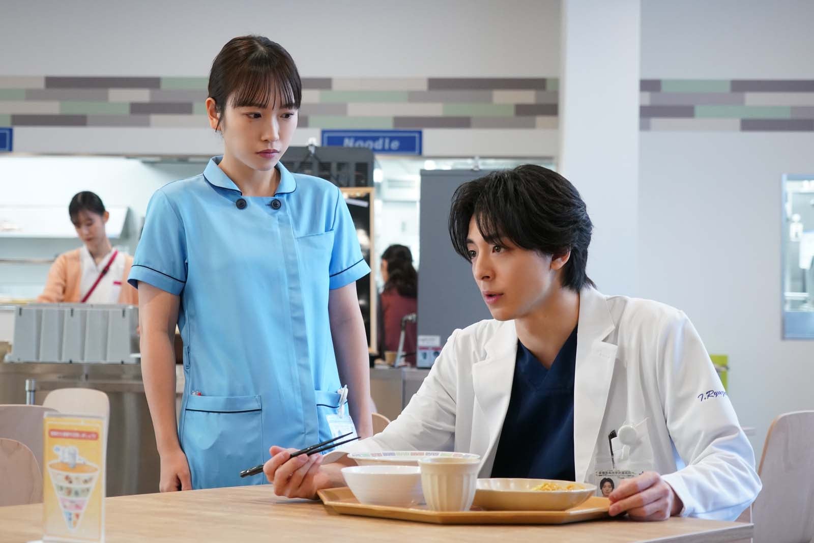 川栄李奈、高杉真宙「となりのナースエイド」第3話より（C）日本テレビ