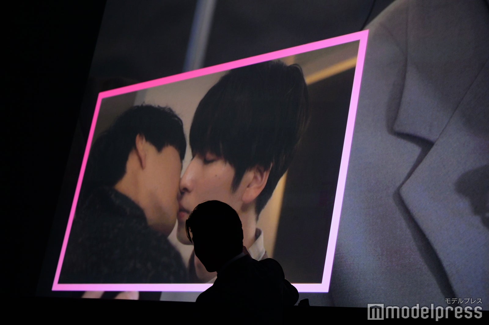 古屋呂敏、長谷川慎（C）モデルプレス