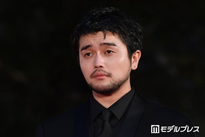King Gnu井口理「あなたの夢にお邪魔します」写真に反響「目に吸い込まれそう」「逆夢かな？」