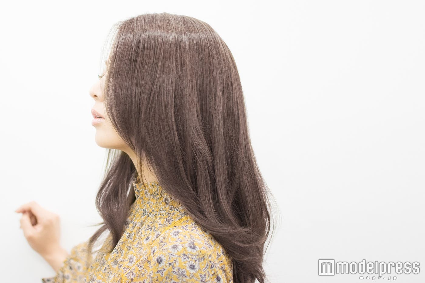 ツヤ感やなめらかな手触りも特徴(C)モデルプレス