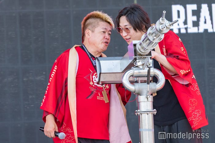 堀江貴文、溝口勇児(C)モデルプレス