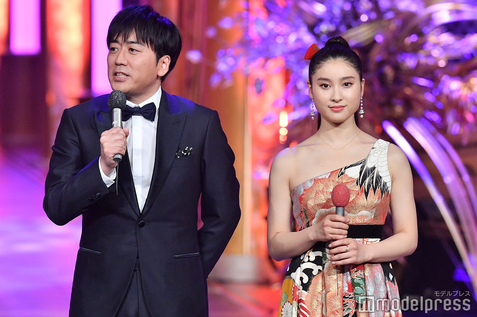 安住紳一郎、土屋太鳳 （C）モデルプレス