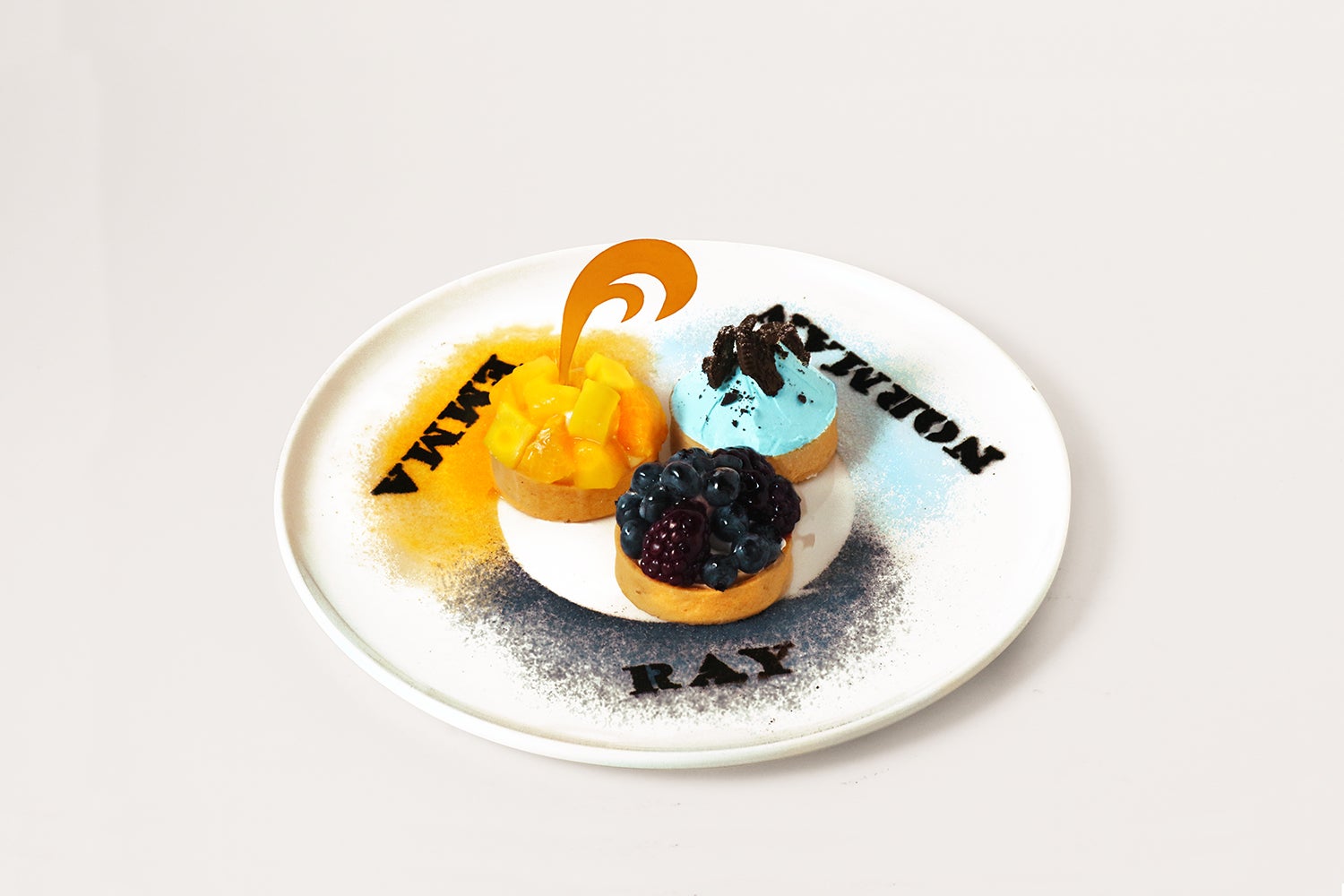 三人の絆　～フルスコアデザートタルト～1,500円（提供画像）