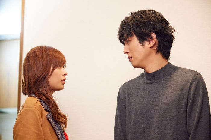 瀧本美織、溝端淳平 「Sister」第6話より(C)読売テレビ