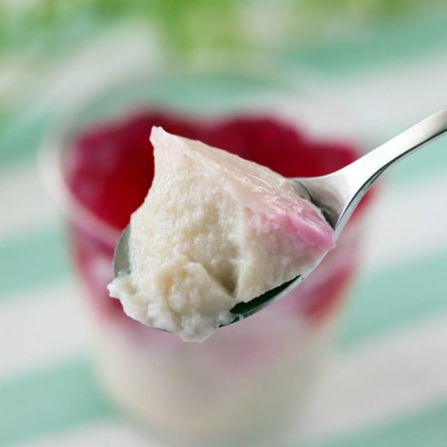 成城石井のバナナとドラゴンフルーツのゼリーのバナナゼリー