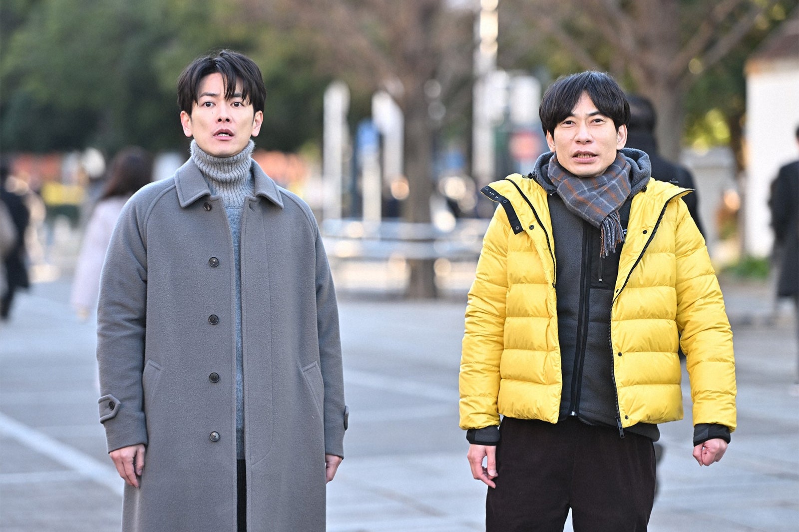 佐藤健、板尾創路／  「100万回 言えばよかった」第6話より（C）TBS