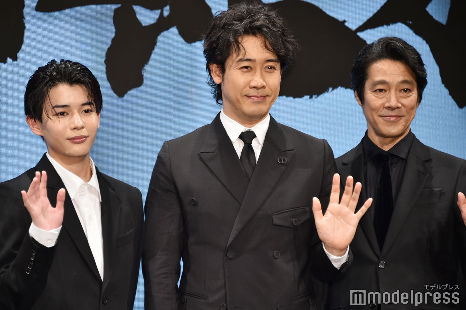 長尾謙杜、大泉洋、堤真一（C）モデルプレス