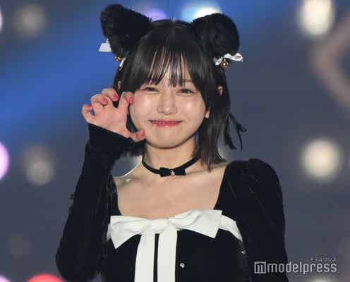 韓国人インフルエンサー・ちせ、透けタイツで美脚披露 猫耳姿でキュートな表情【関西コレクション 2024 A/W】