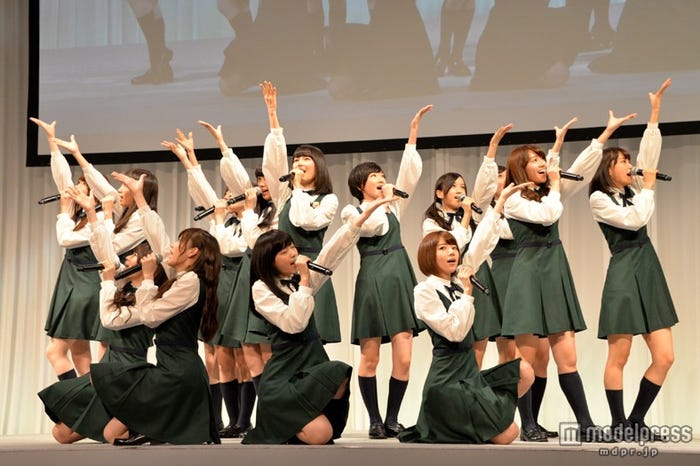 新曲「何度目の青空か?」を初披露した乃木坂46
