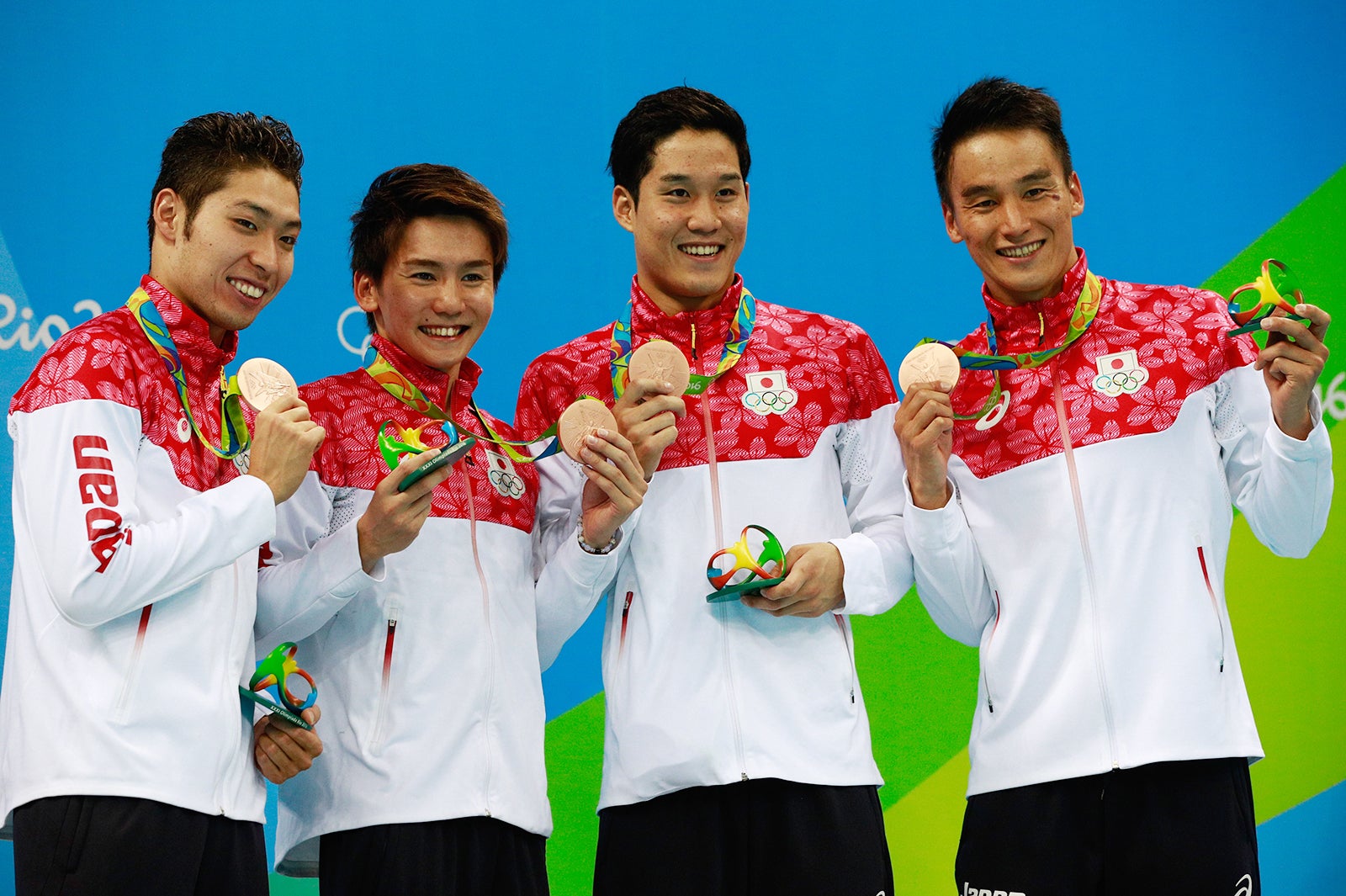 競泳男子代表の「手ぶらでは帰さない」が流行語の予感 52年ぶり銅メダル＆繋がる絆に感動広がる