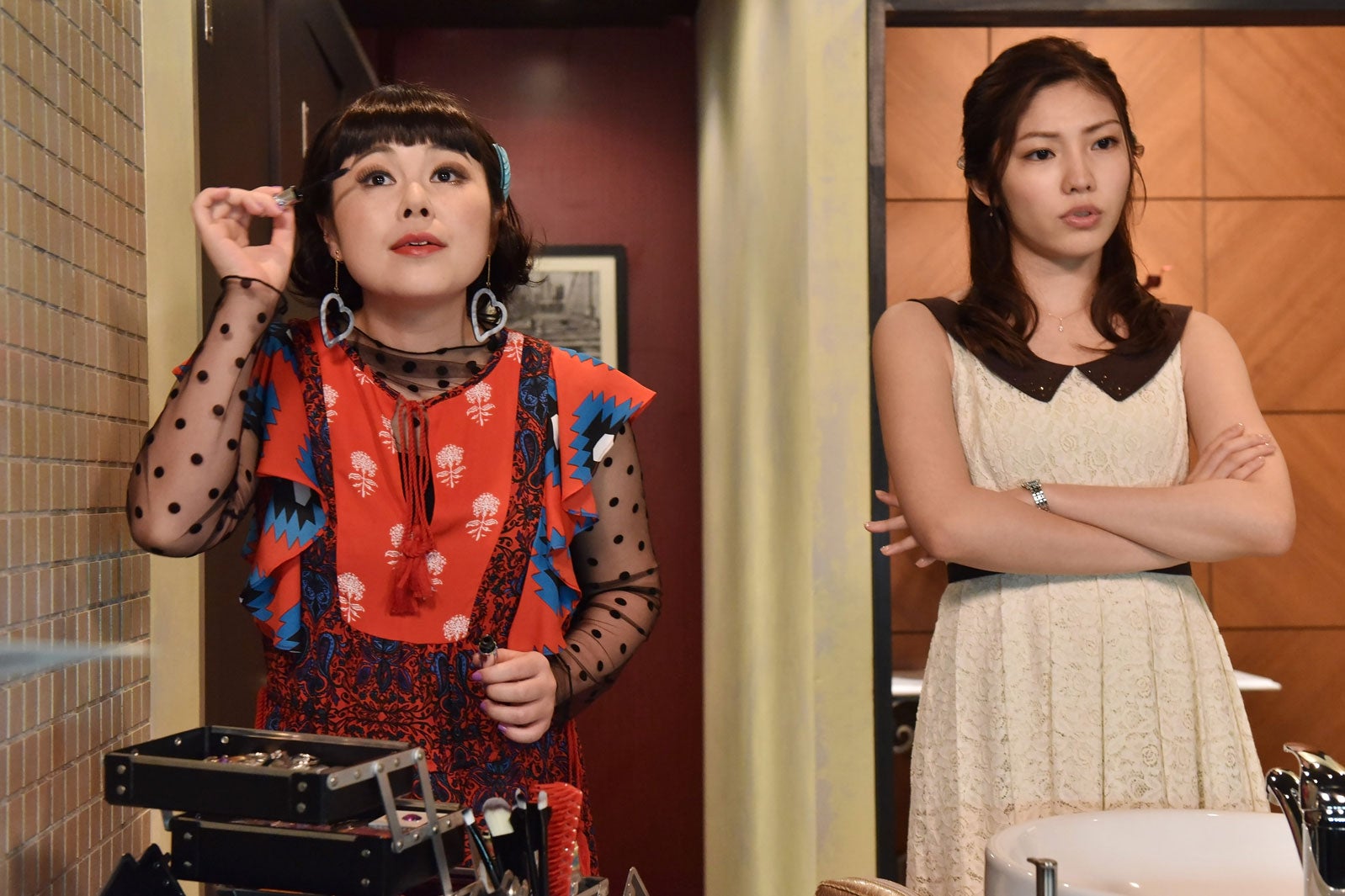 ブルゾンちえみ・立石晴香／「サバイバル・ウェディング」第4話より（C）日本テレビ