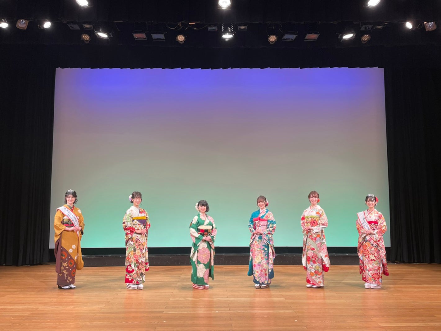 「ミスキャンパス立命館2020」ファイナリスト（左から）追田菜々花さん、佐藤華純さん、谷口萌衣子さん、清水あゆみさん、齋藤佳穂さん、仲間由依さん（提供写真）