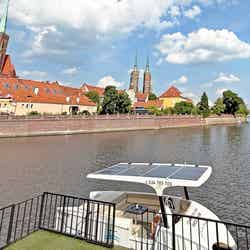 今回オドラ川クルーズで乗船した白い船。静かで快適