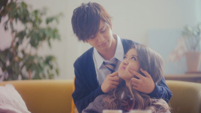 みちょぱ&中島健/lol「bye bye」MVより