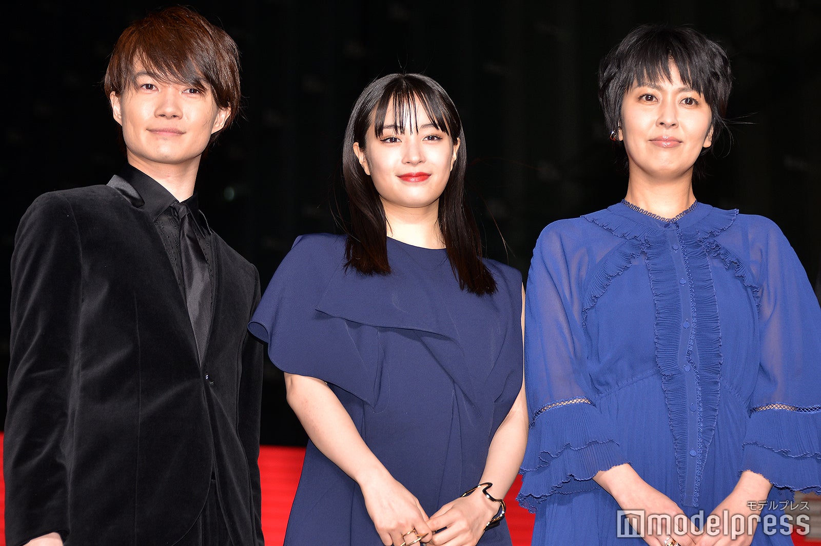 （左から）神木隆之介、広瀬すず、松たか子（C）モデルプレス