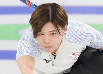 「え、こんなにバキバキやったの！？」ミラノ五輪出場のカーリング美女が衝撃の上腕二頭筋を披露 タンクトップ姿で筋トレ「すっげー腕」「合成かと思った」