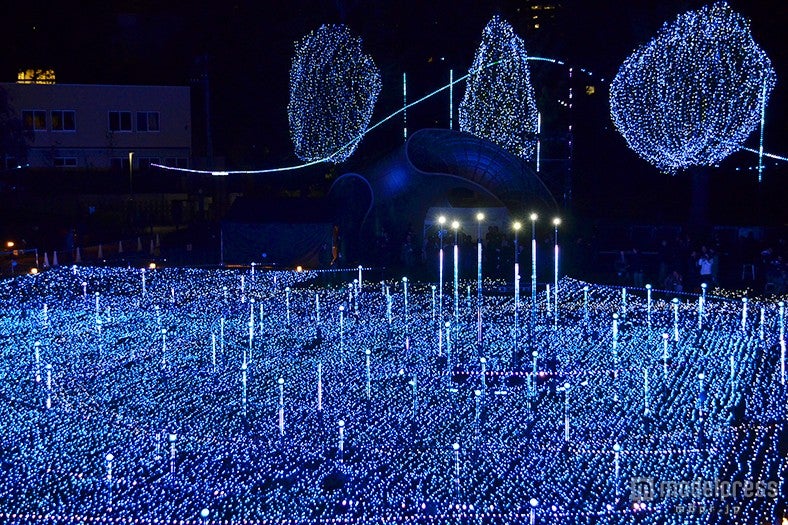 幻想的な青色の世界