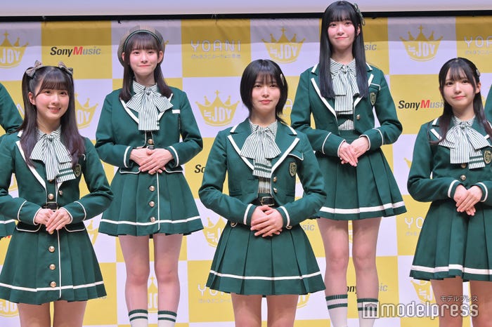 (後列左から)山野愛月、山田杏佳(前列左から)天野香乃愛、江角怜音、市原愛弓(C)モデルプレス