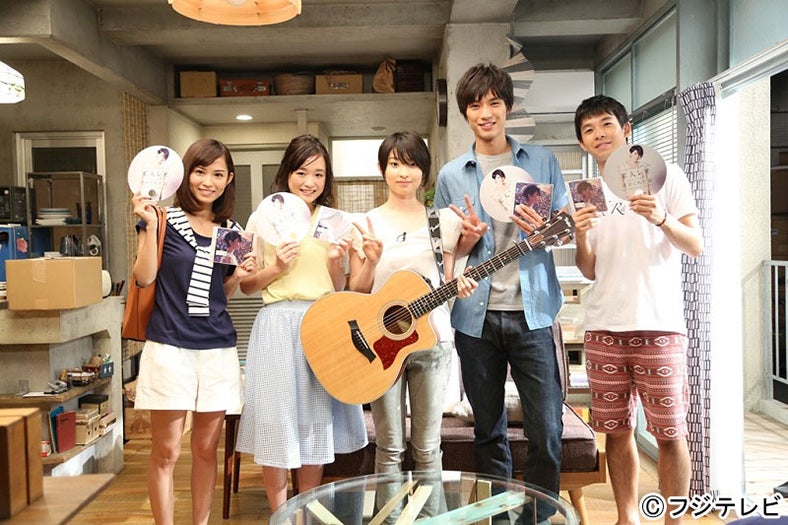 福士蒼汰、大原櫻子ら「恋仲」撮影現場にサプライズ　家入レオ「生放送で歌うより緊張したかも」