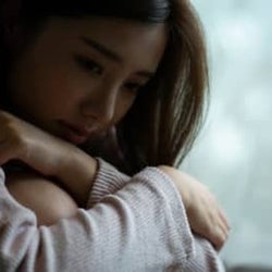 もしも別れた不倫の元カレに新たな「彼女」ができたら?