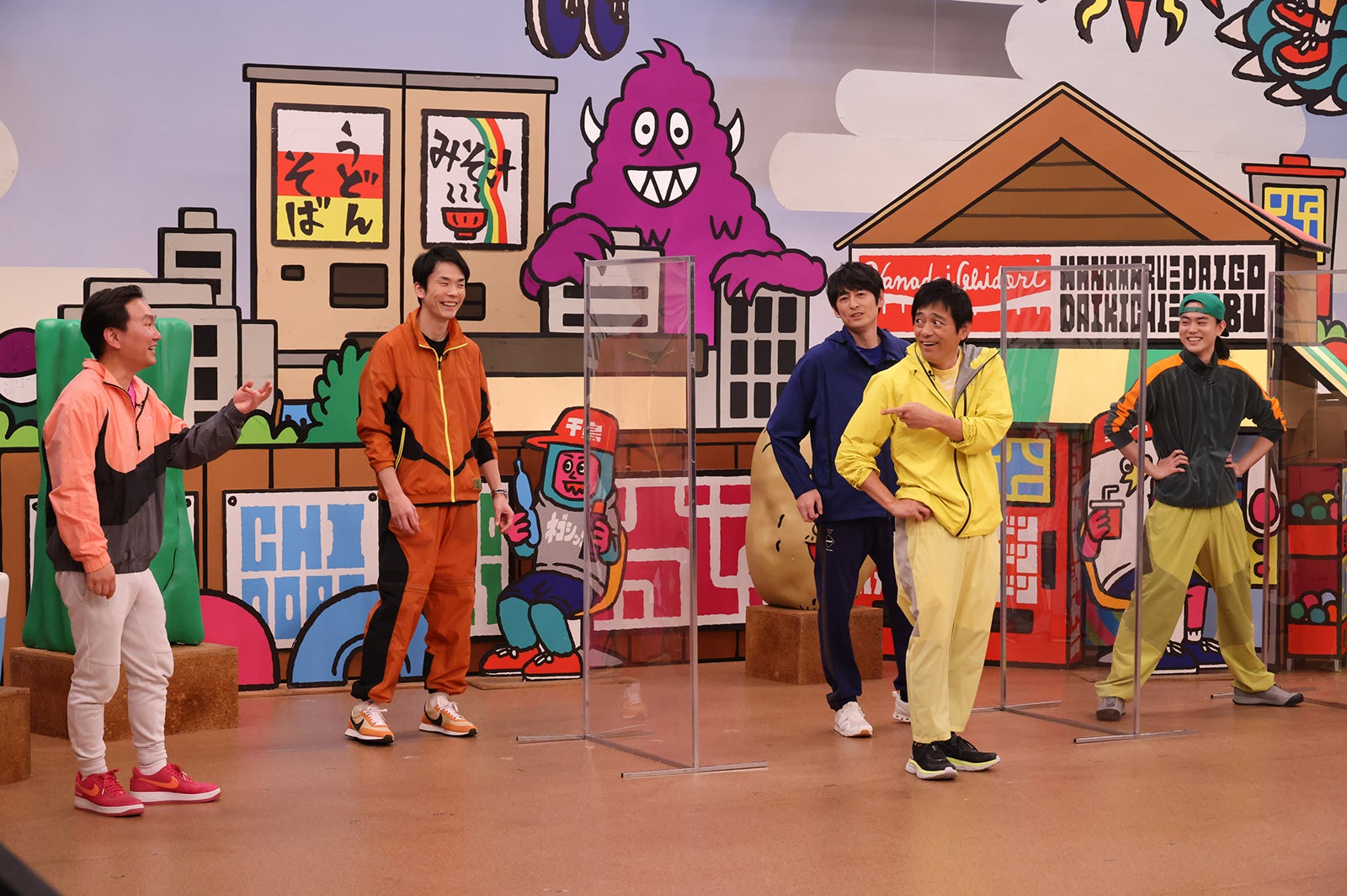 山内健司、濱家隆一、博多大吉、博多華丸、菅田将暉 （C）カンテレ・フジテレビ