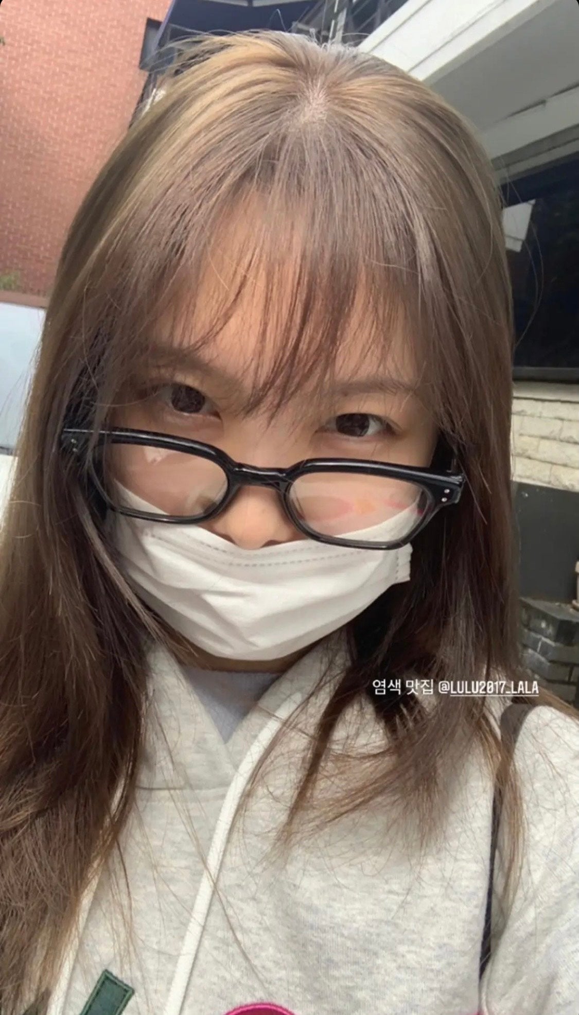 Twiceナヨン 美髪 眼鏡ドアップ自撮り公開 すっぴん かわいい と絶賛の声 モデルプレス