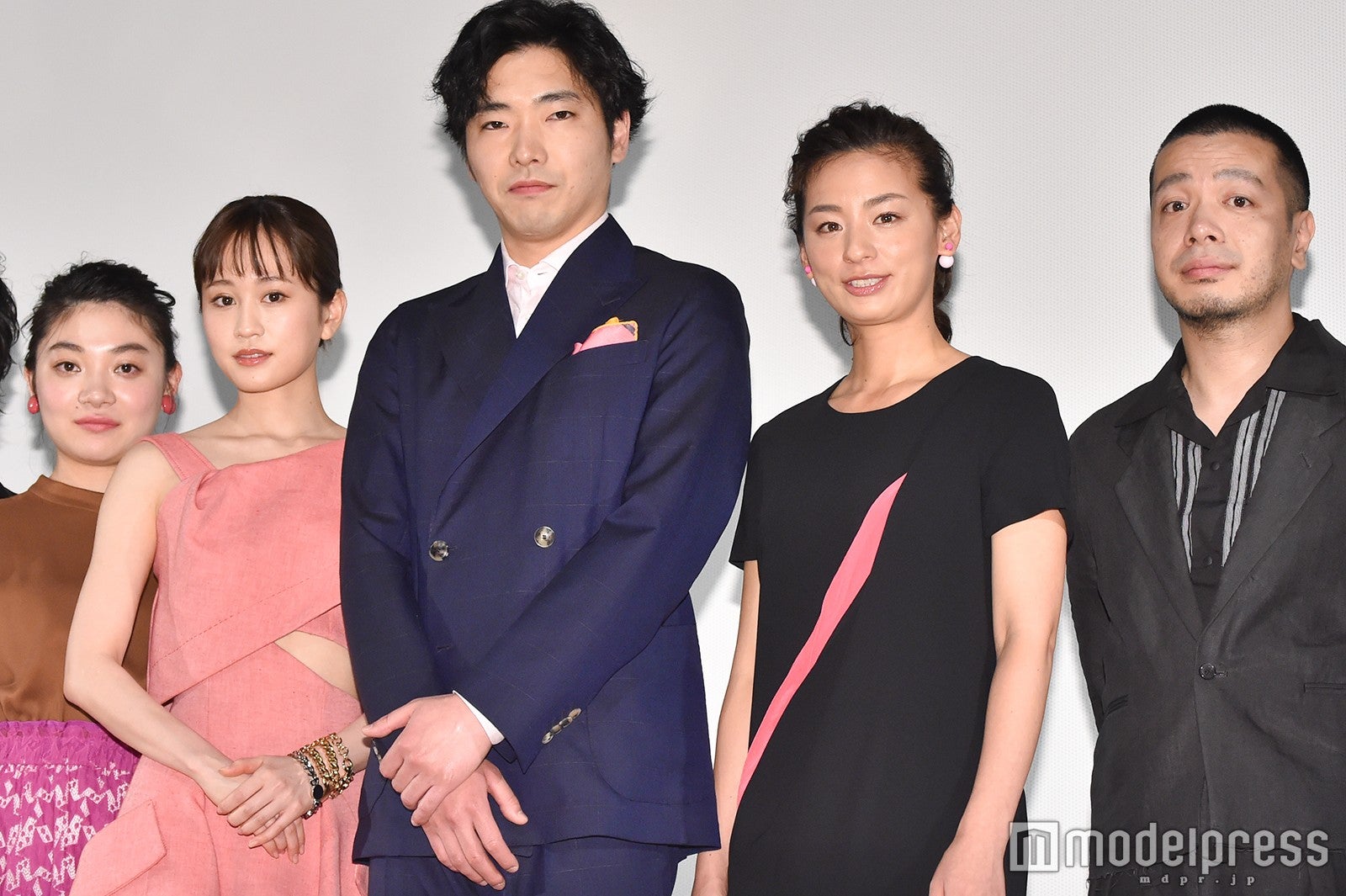 三浦透子、前田敦子、柄本佑、尾野真千子、峯田和伸（C）モデルプレス