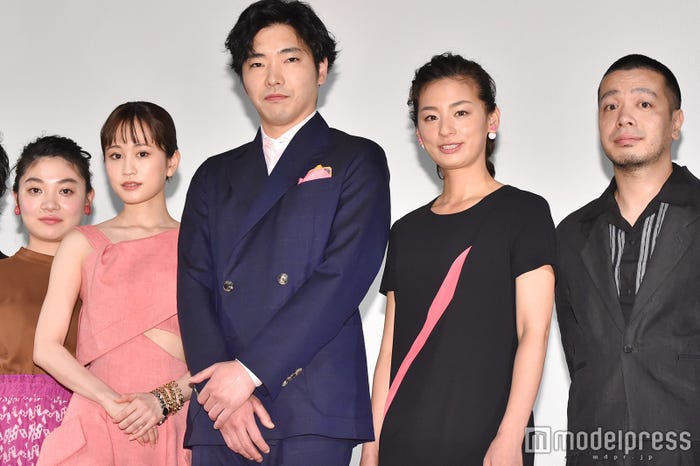 三浦透子、前田敦子、柄本佑、尾野真千子、峯田和伸(C)モデルプレス