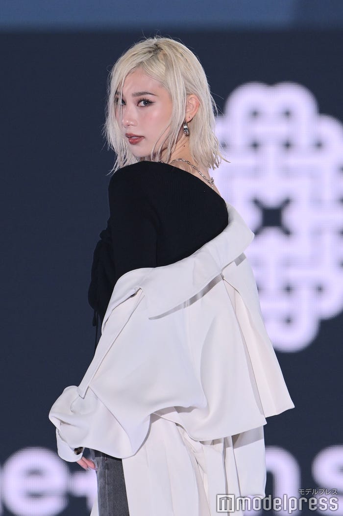 南部桃伽「関コレ 2023 S/S」より(C)モデルプレス